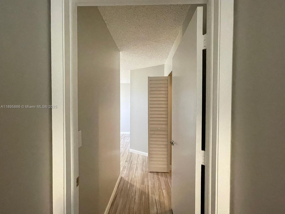 Recently Rented: $1,800 (2 beds, 2 baths, 1000 Square Feet)