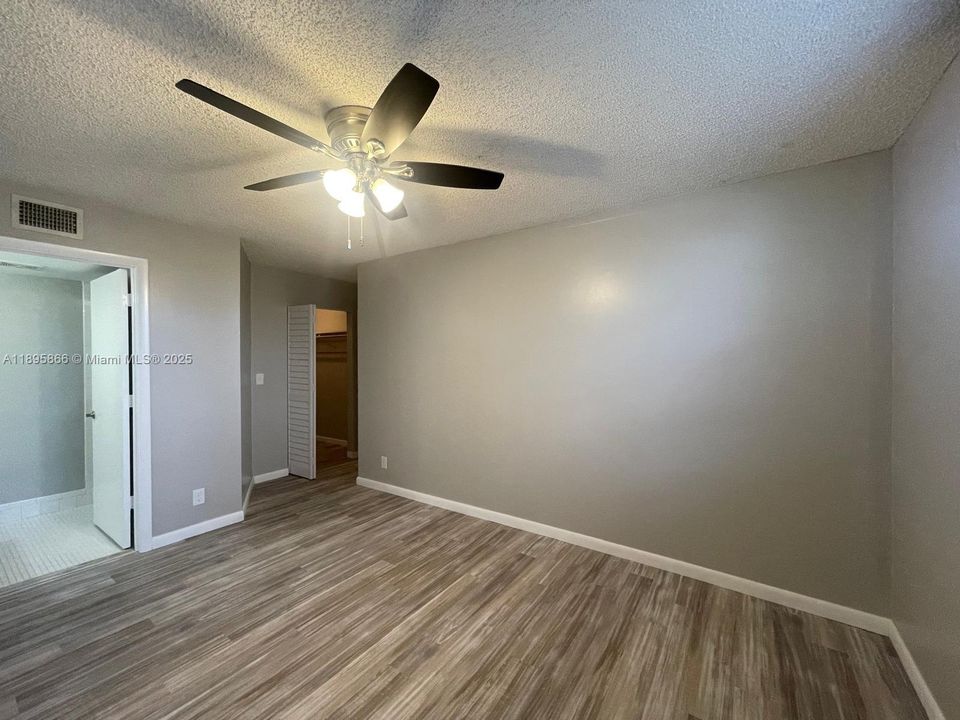 Recently Rented: $1,800 (2 beds, 2 baths, 1000 Square Feet)