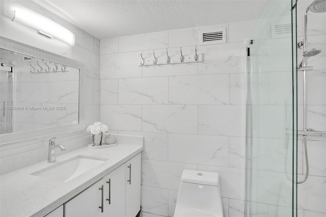 Recently Rented: $2,500 (0 beds, 1 baths, 482 Square Feet)