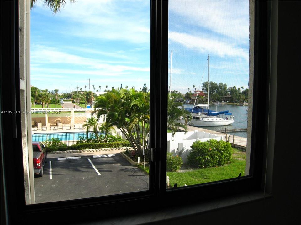 На продажу: $890,000 (2 спален, 2 ванн, 1190 Квадратных фут)