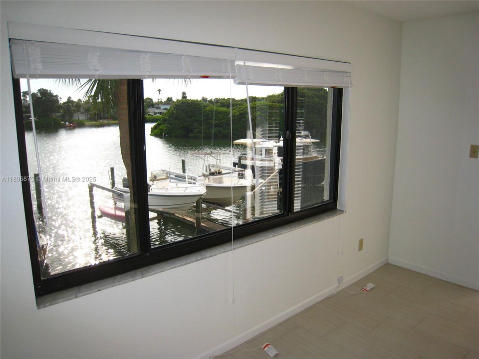 На продажу: $890,000 (2 спален, 2 ванн, 1190 Квадратных фут)