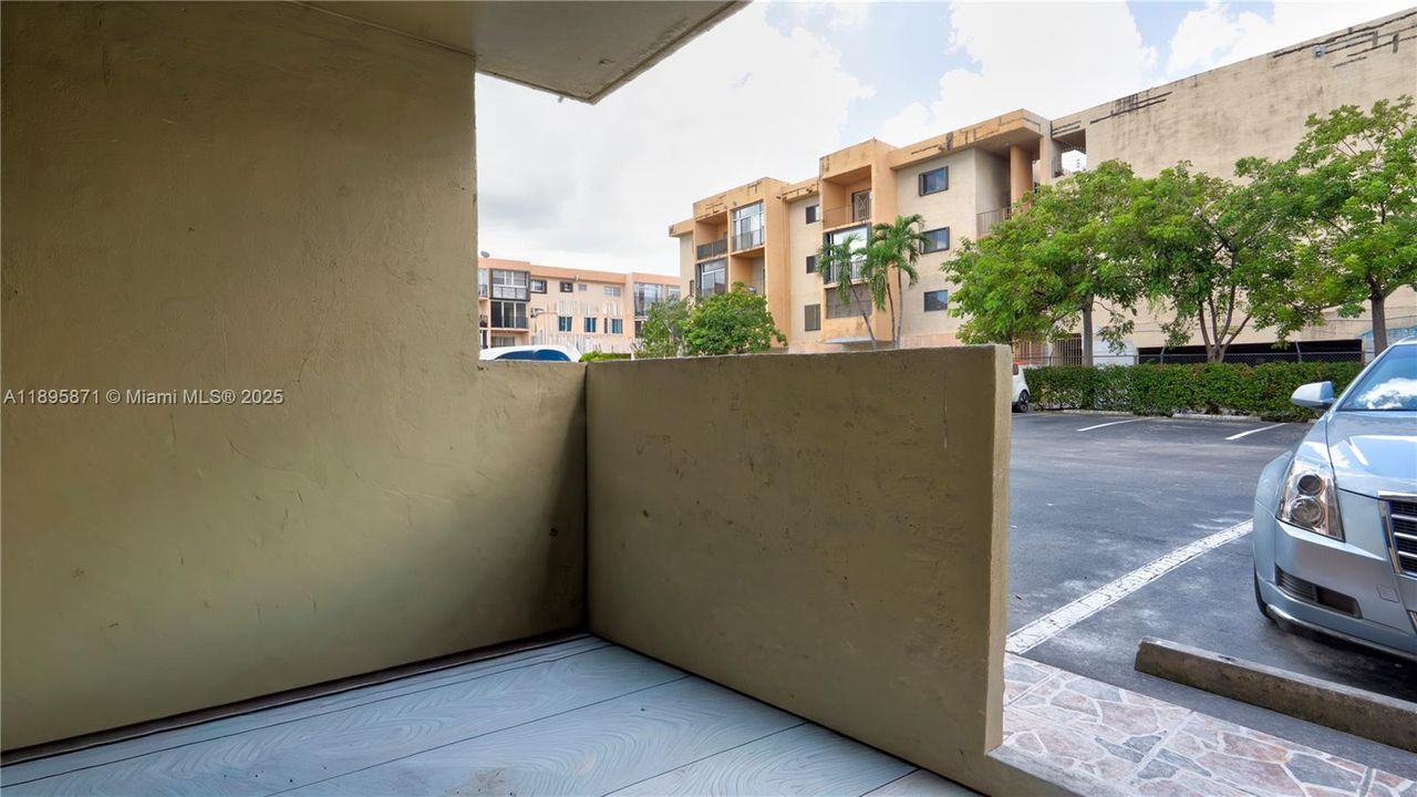 最近租的: $2,200 (2 贝兹, 2 浴室, 880 平方英尺)