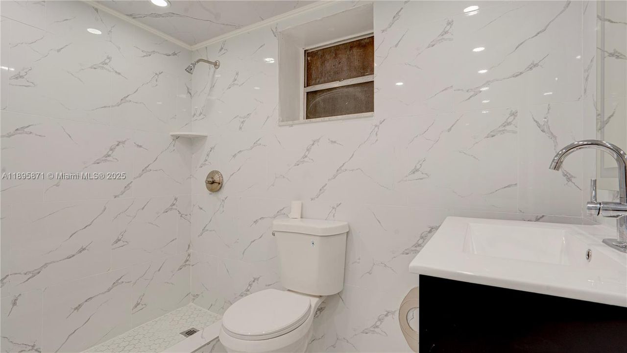 最近租的: $2,200 (2 贝兹, 2 浴室, 880 平方英尺)