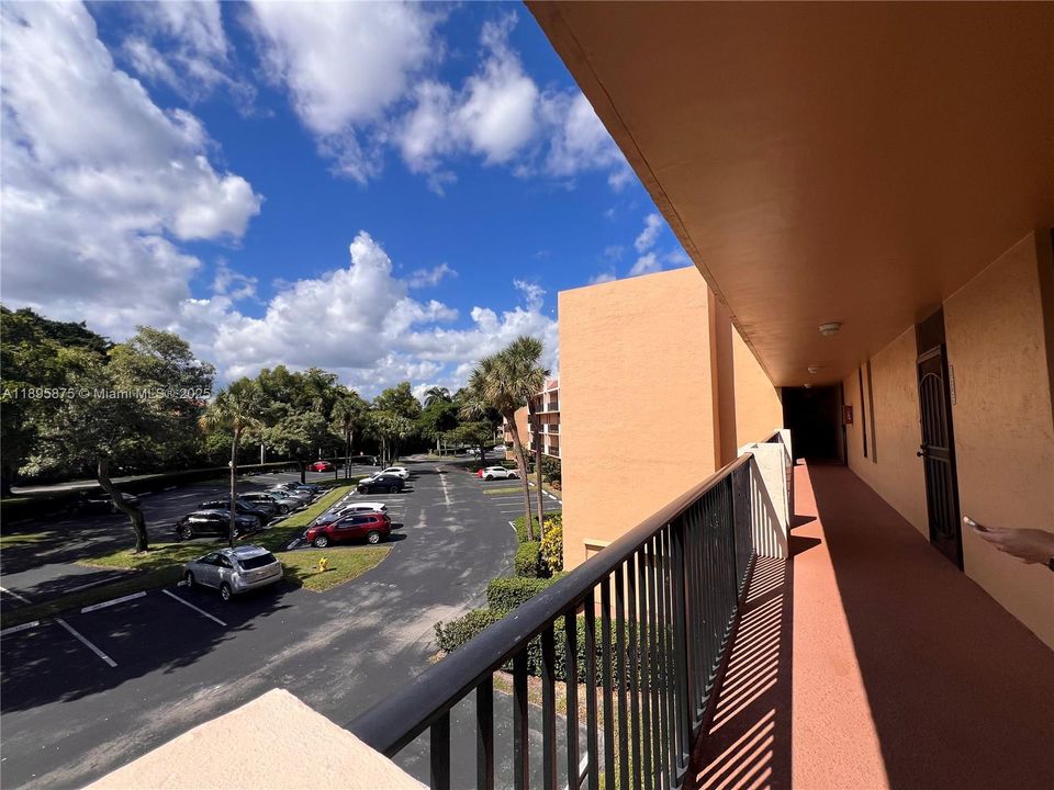 Recently Rented: $1,850 (2 beds, 2 baths, 1090 Square Feet)