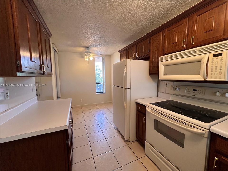 Recently Rented: $1,850 (2 beds, 2 baths, 1090 Square Feet)