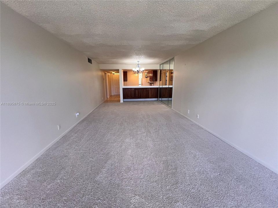 Recently Rented: $1,850 (2 beds, 2 baths, 1090 Square Feet)