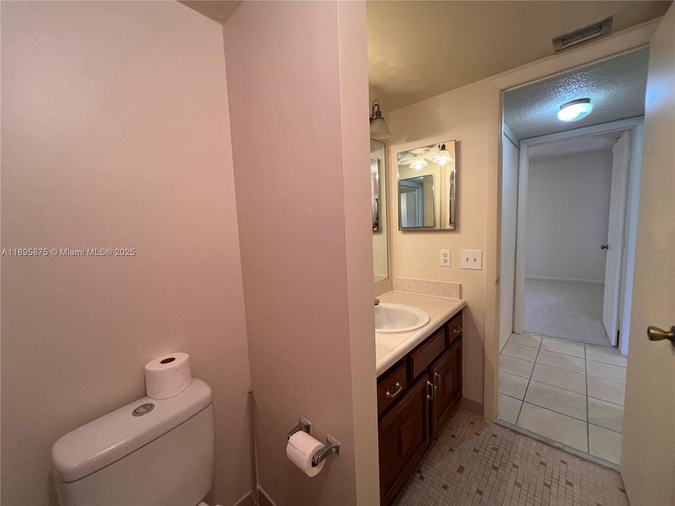 Recently Rented: $1,850 (2 beds, 2 baths, 1090 Square Feet)