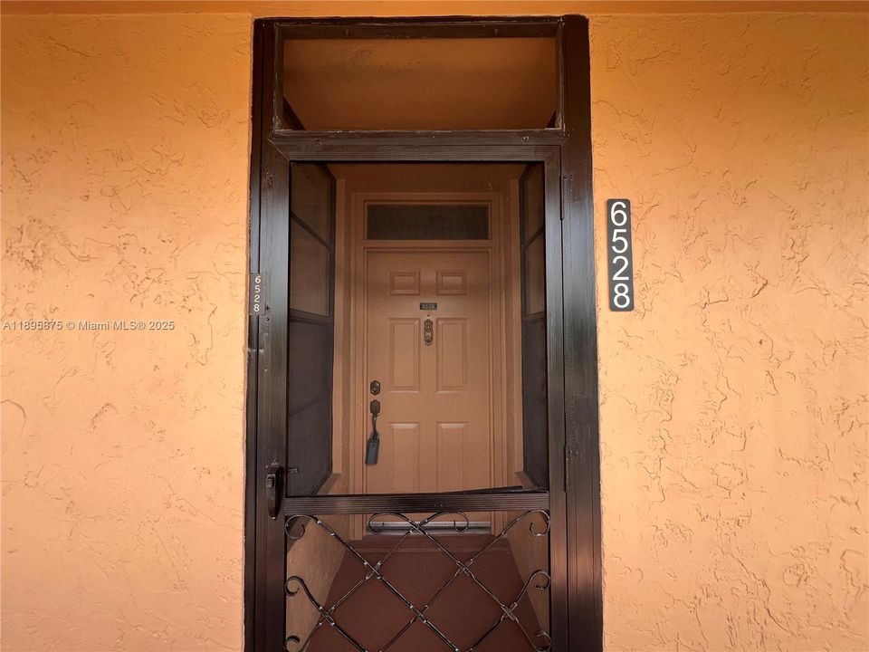 Recently Rented: $1,850 (2 beds, 2 baths, 1090 Square Feet)