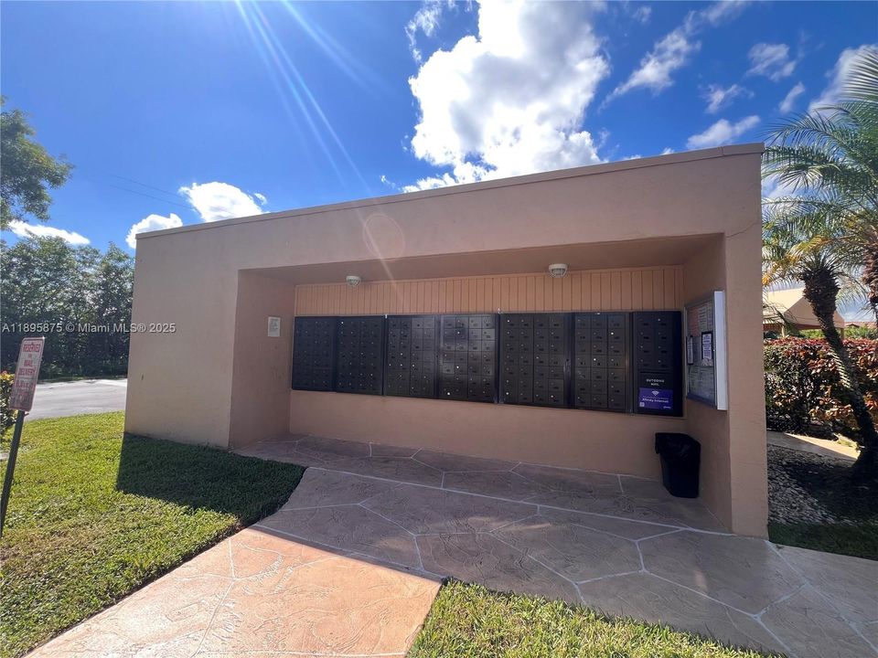 Recently Rented: $1,850 (2 beds, 2 baths, 1090 Square Feet)