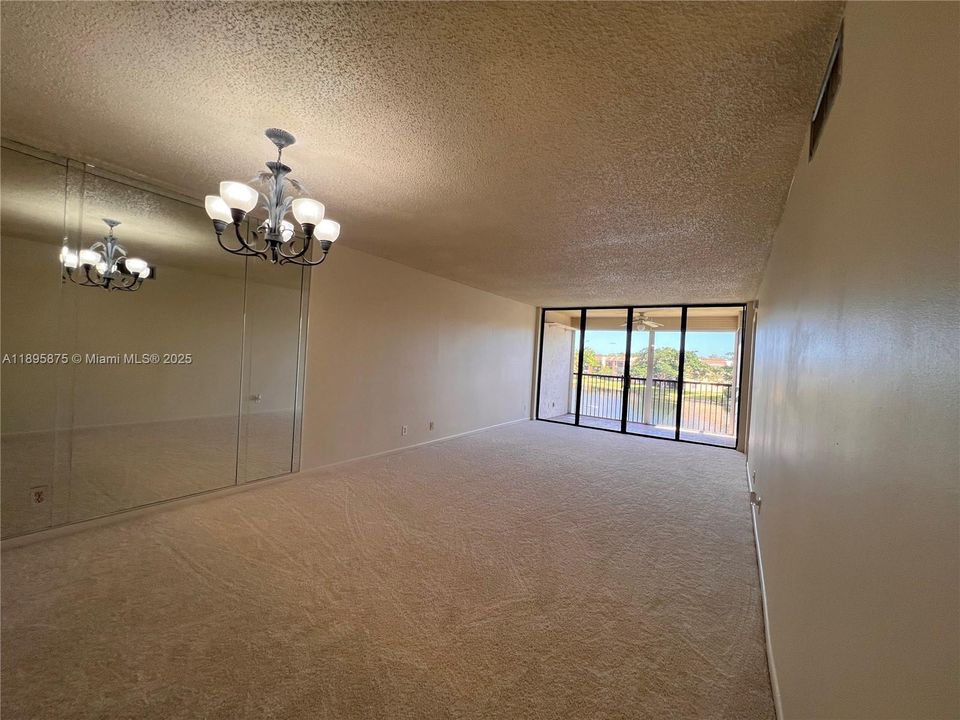 Recently Rented: $1,850 (2 beds, 2 baths, 1090 Square Feet)