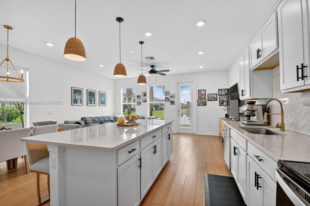 待售: $480,000 (3 贝兹, 2 浴室, 1675 平方英尺)