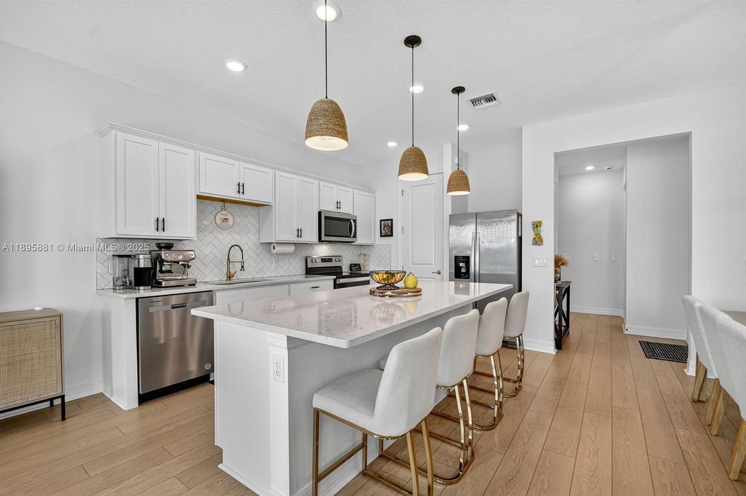 待售: $480,000 (3 贝兹, 2 浴室, 1675 平方英尺)