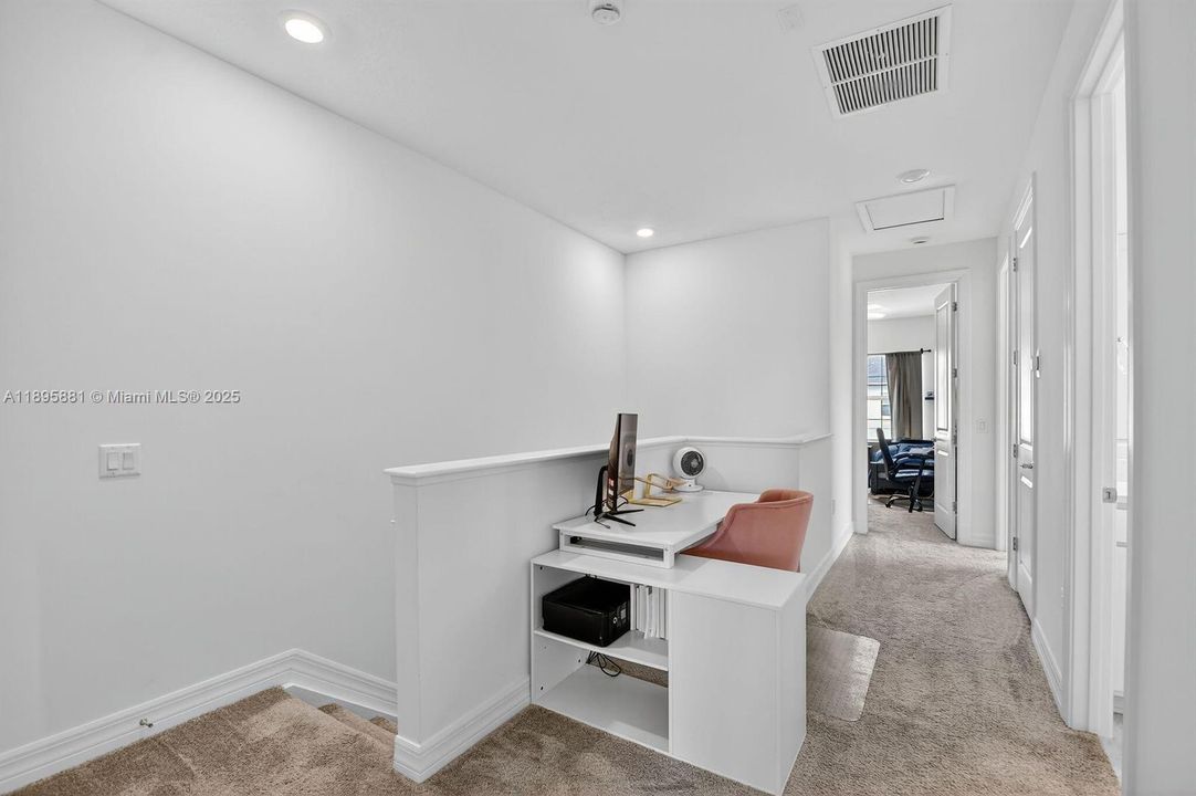 待售: $480,000 (3 贝兹, 2 浴室, 1675 平方英尺)