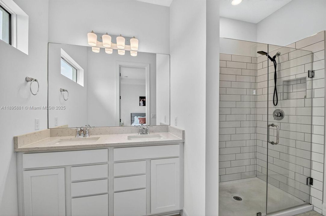 待售: $480,000 (3 贝兹, 2 浴室, 1675 平方英尺)