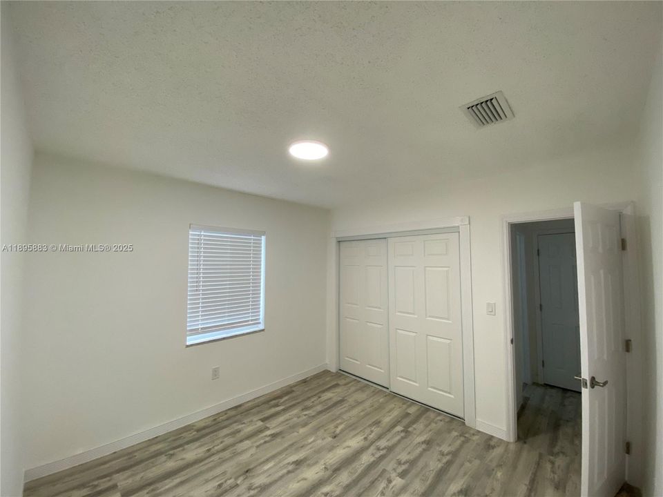 Recently Rented: $2,500 (2 beds, 1 baths, 800 Square Feet)