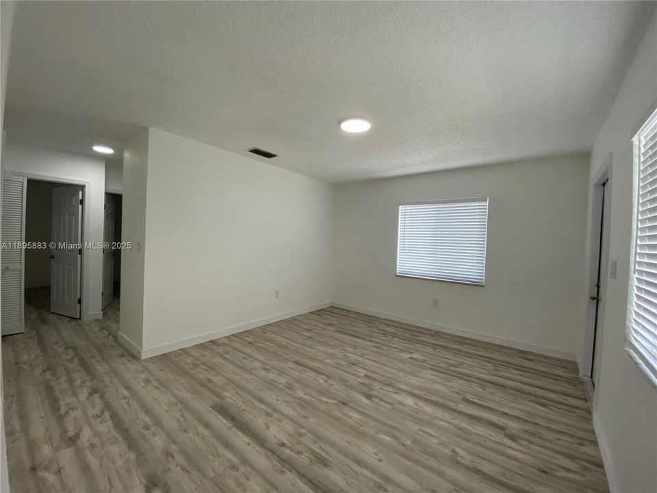 Recently Rented: $2,500 (2 beds, 1 baths, 800 Square Feet)