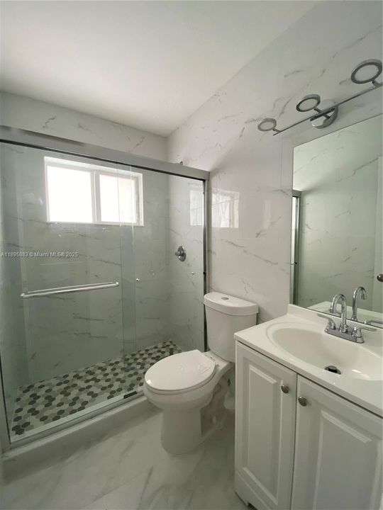 Recently Rented: $2,500 (2 beds, 1 baths, 800 Square Feet)