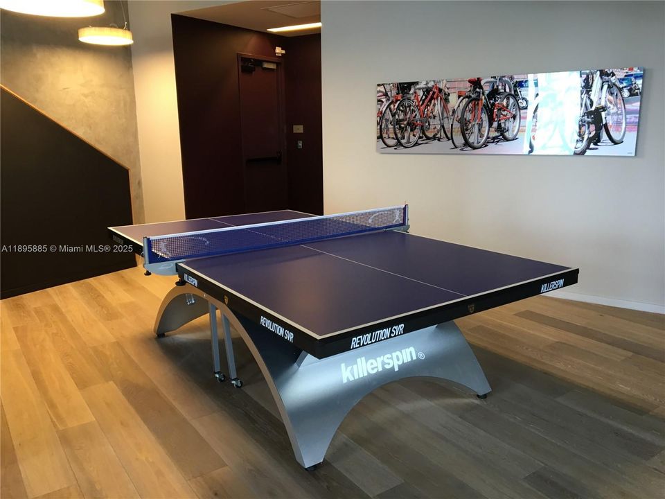 Recently Rented: $2,400 (1 beds, 1 baths, 607 Square Feet)