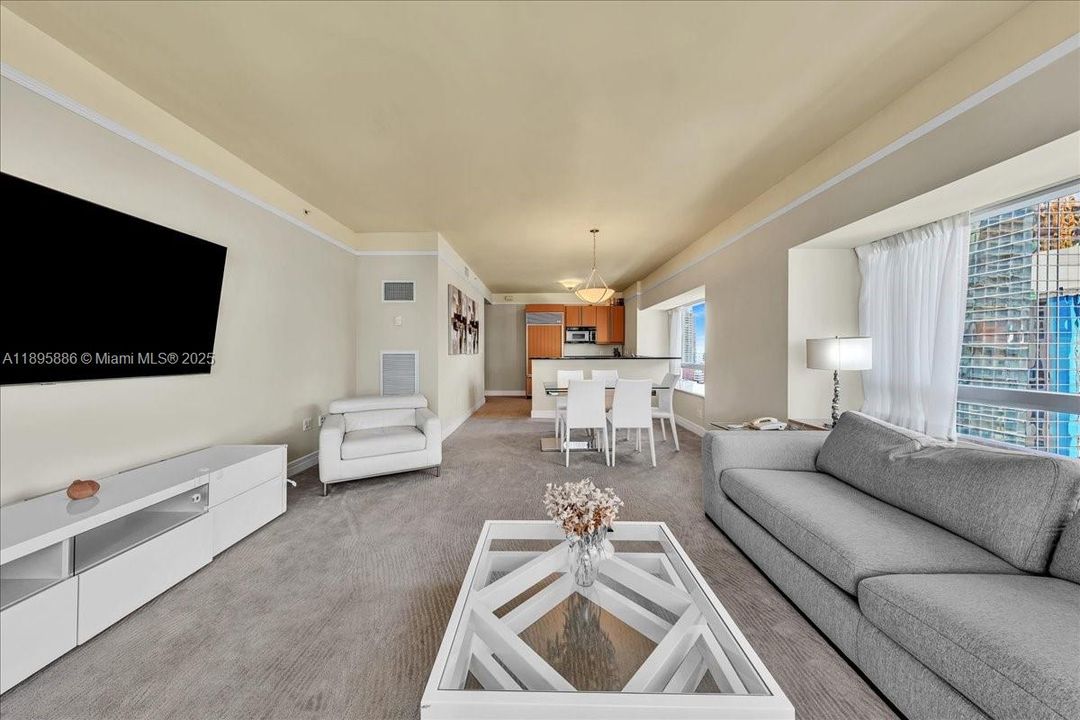 For Sale: $1,800,000 (2 beds, 2 baths, 1747 Square Feet)