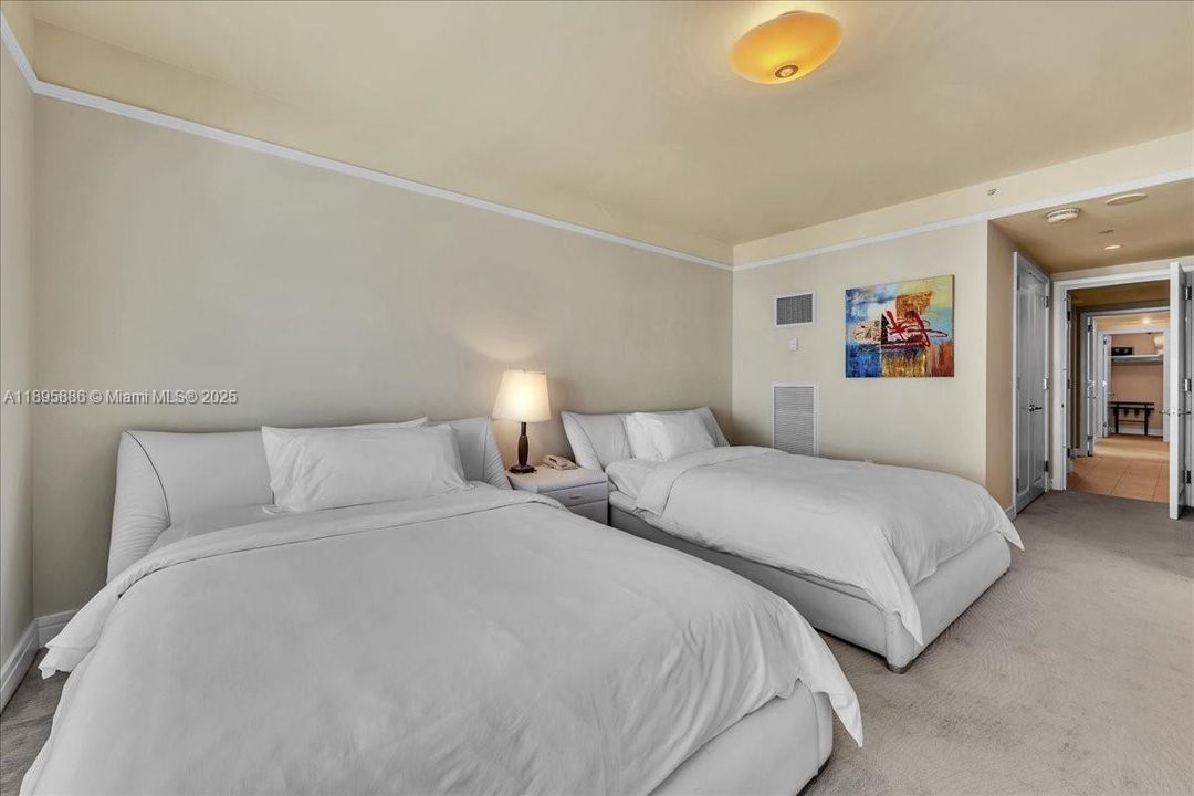 For Sale: $1,800,000 (2 beds, 2 baths, 1747 Square Feet)