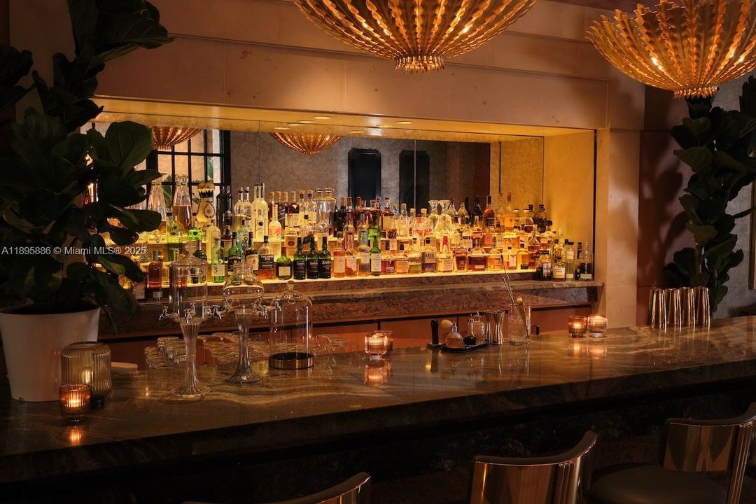 For Sale: $1,800,000 (2 beds, 2 baths, 1747 Square Feet)