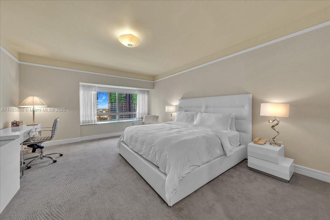 For Sale: $1,800,000 (2 beds, 2 baths, 1747 Square Feet)