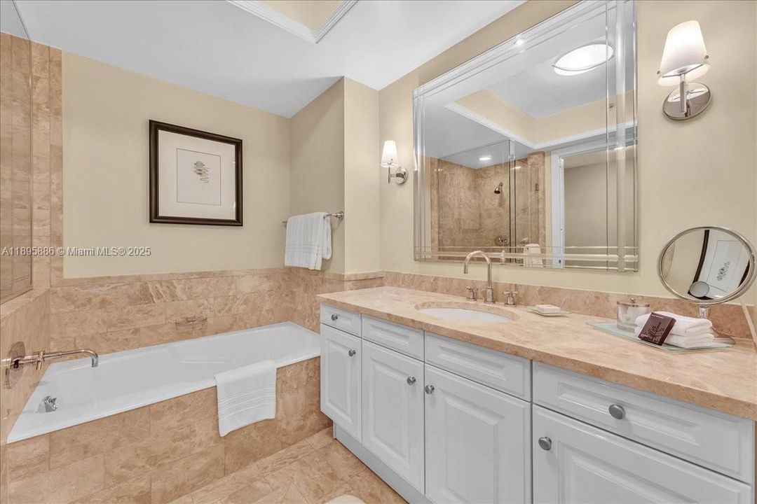 For Sale: $1,800,000 (2 beds, 2 baths, 1747 Square Feet)