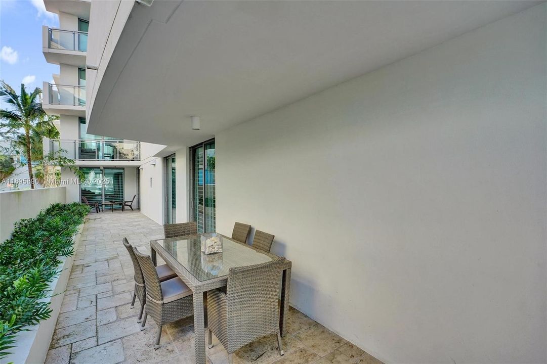 На продажу: $3,200,000 (4 спален, 4 ванн, 2731 Квадратных фут)