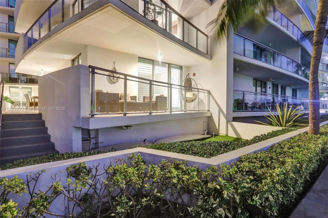 На продажу: $3,200,000 (4 спален, 4 ванн, 2731 Квадратных фут)