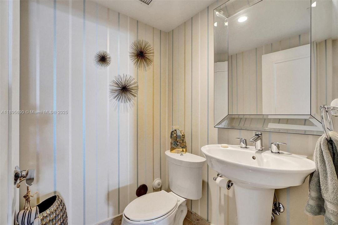 На продажу: $3,200,000 (4 спален, 4 ванн, 2731 Квадратных фут)