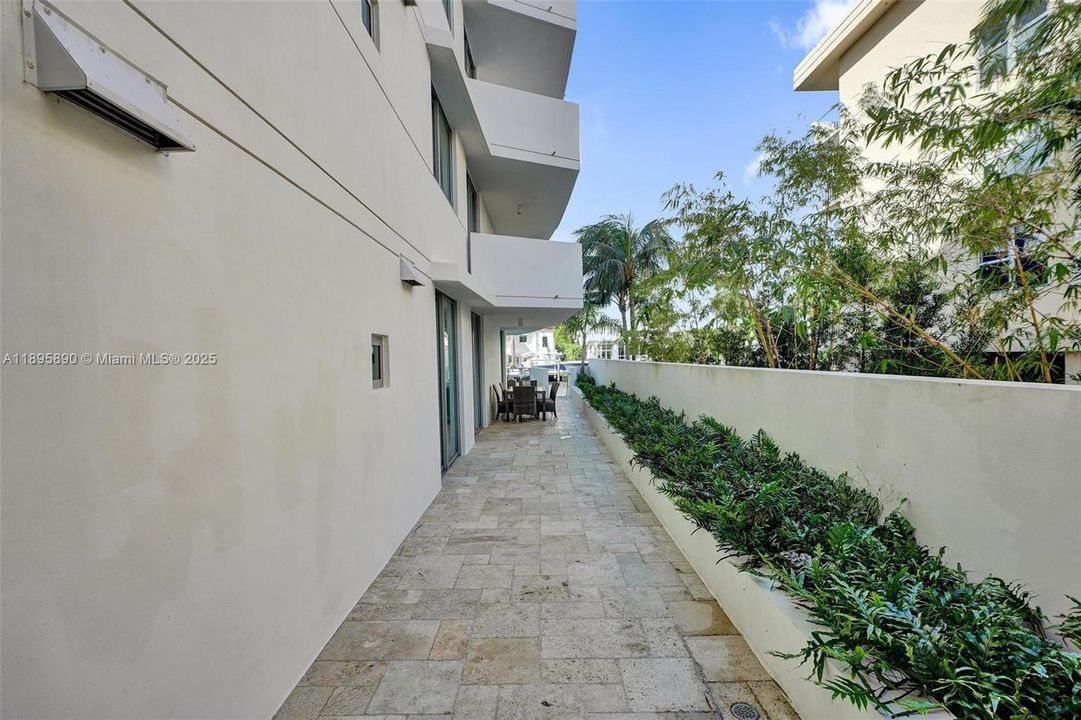 На продажу: $3,200,000 (4 спален, 4 ванн, 2731 Квадратных фут)