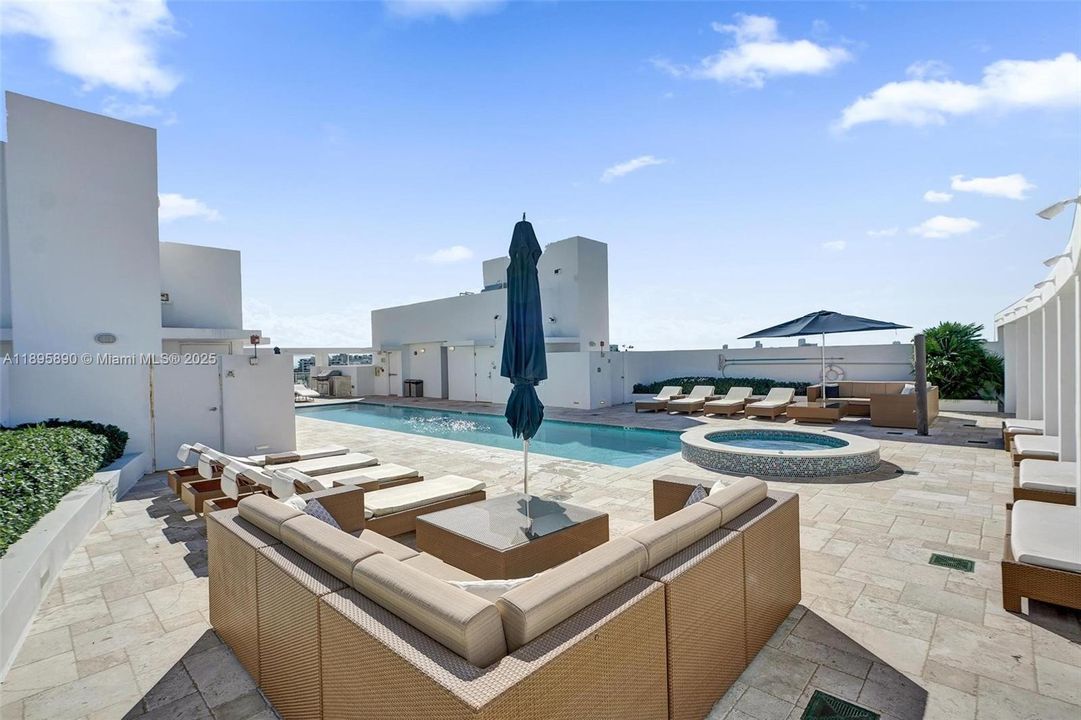 На продажу: $3,200,000 (4 спален, 4 ванн, 2731 Квадратных фут)