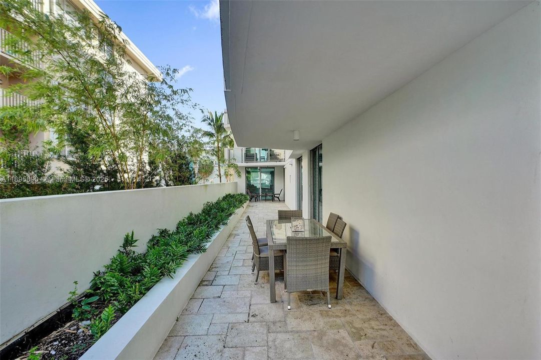 На продажу: $3,200,000 (4 спален, 4 ванн, 2731 Квадратных фут)