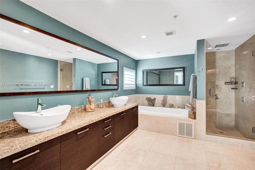 На продажу: $3,200,000 (4 спален, 4 ванн, 2731 Квадратных фут)