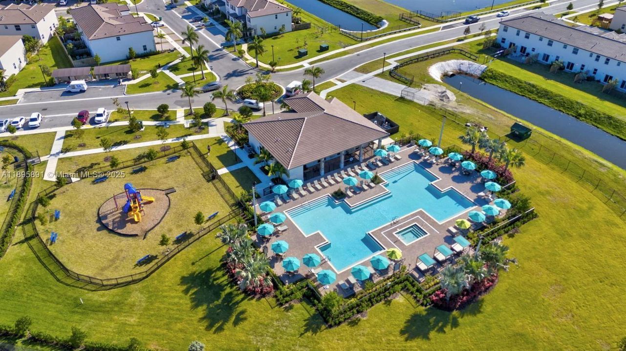 На продажу: $520,000 (3 спален, 2 ванн, 1545 Квадратных фут)