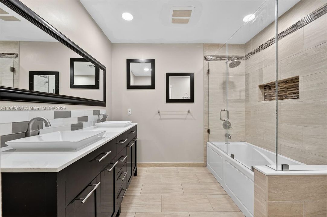 На продажу: $690,000 (4 спален, 2 ванн, 2043 Квадратных фут)