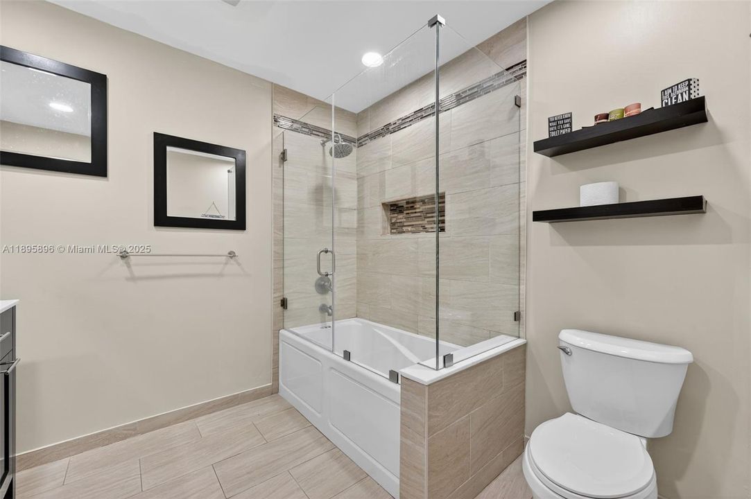 На продажу: $690,000 (4 спален, 2 ванн, 2043 Квадратных фут)