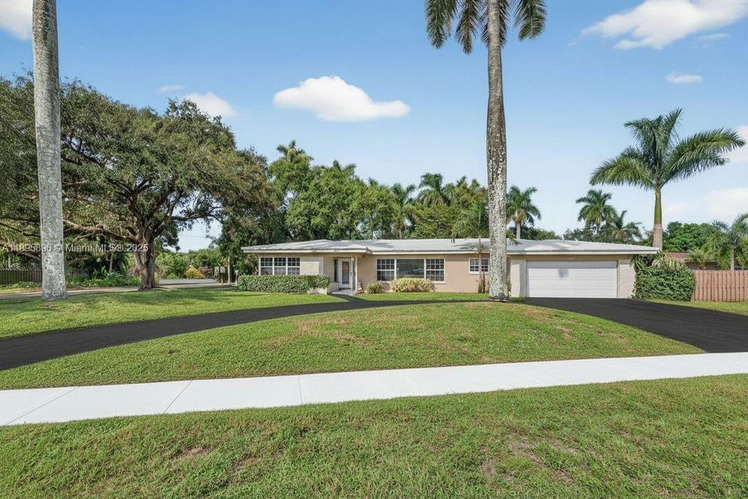 На продажу: $690,000 (4 спален, 2 ванн, 2043 Квадратных фут)