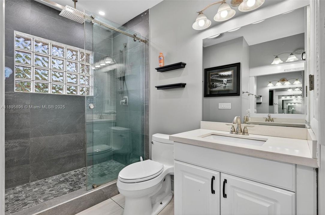 На продажу: $690,000 (4 спален, 2 ванн, 2043 Квадратных фут)