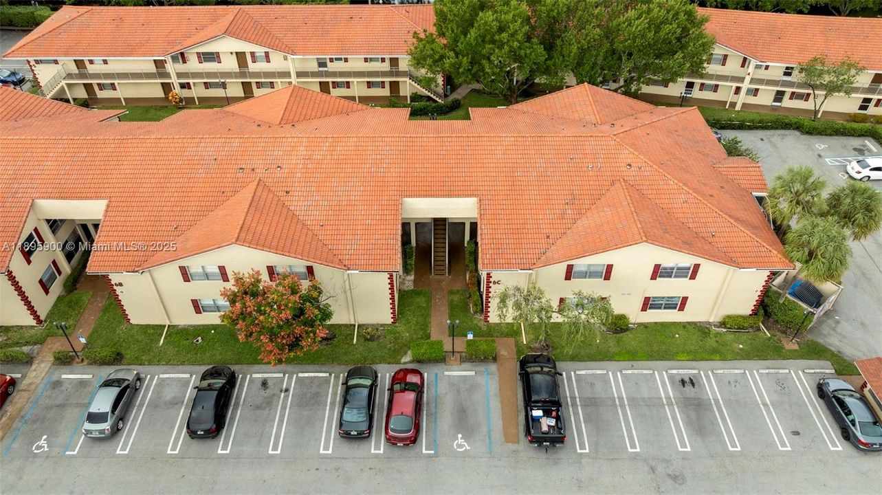 En Venta: $215,000 (2 camas, 2 baños, 737 Pies cuadrados)