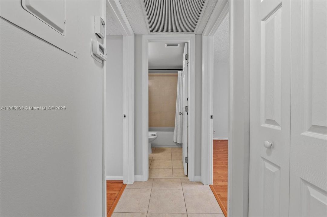 En Venta: $215,000 (2 camas, 2 baños, 737 Pies cuadrados)