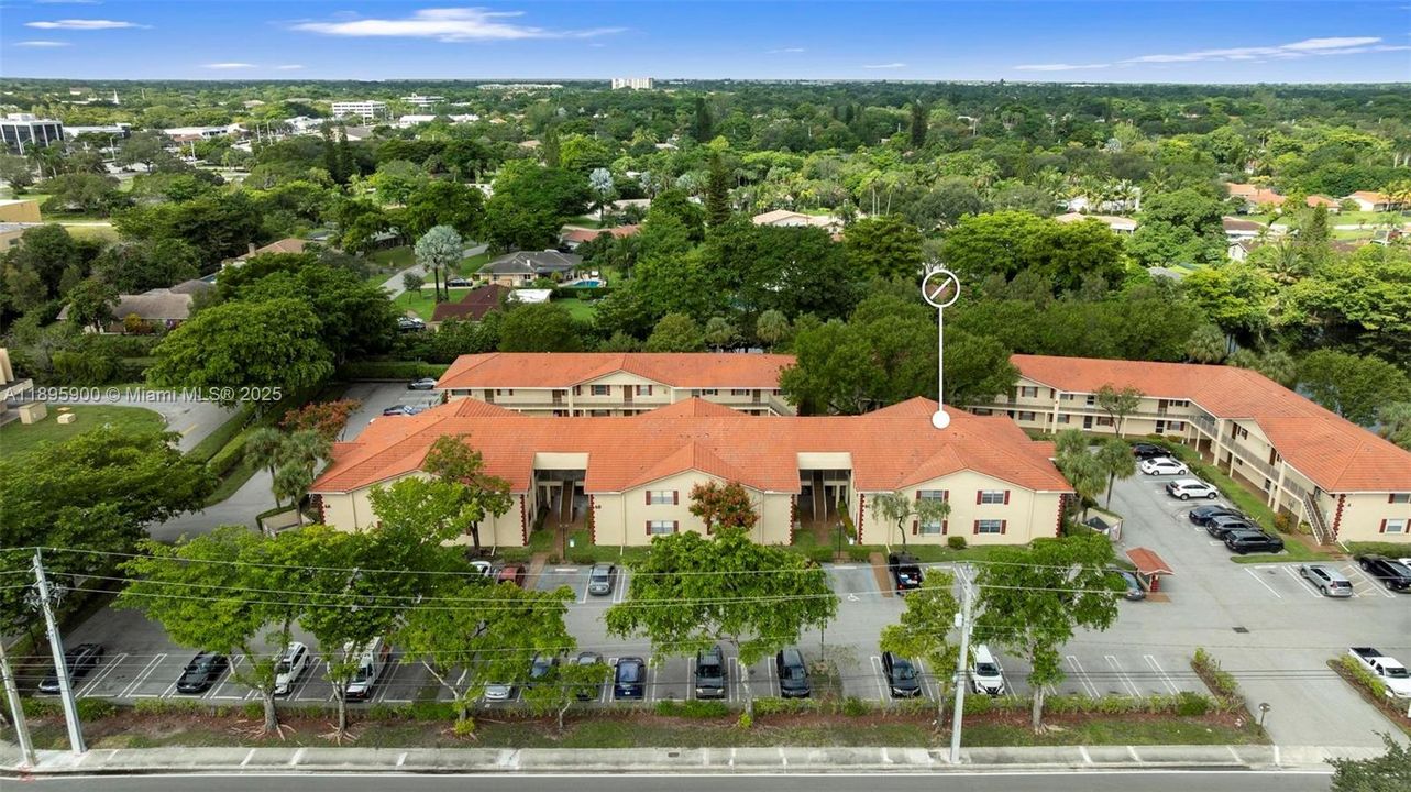 En Venta: $215,000 (2 camas, 2 baños, 737 Pies cuadrados)