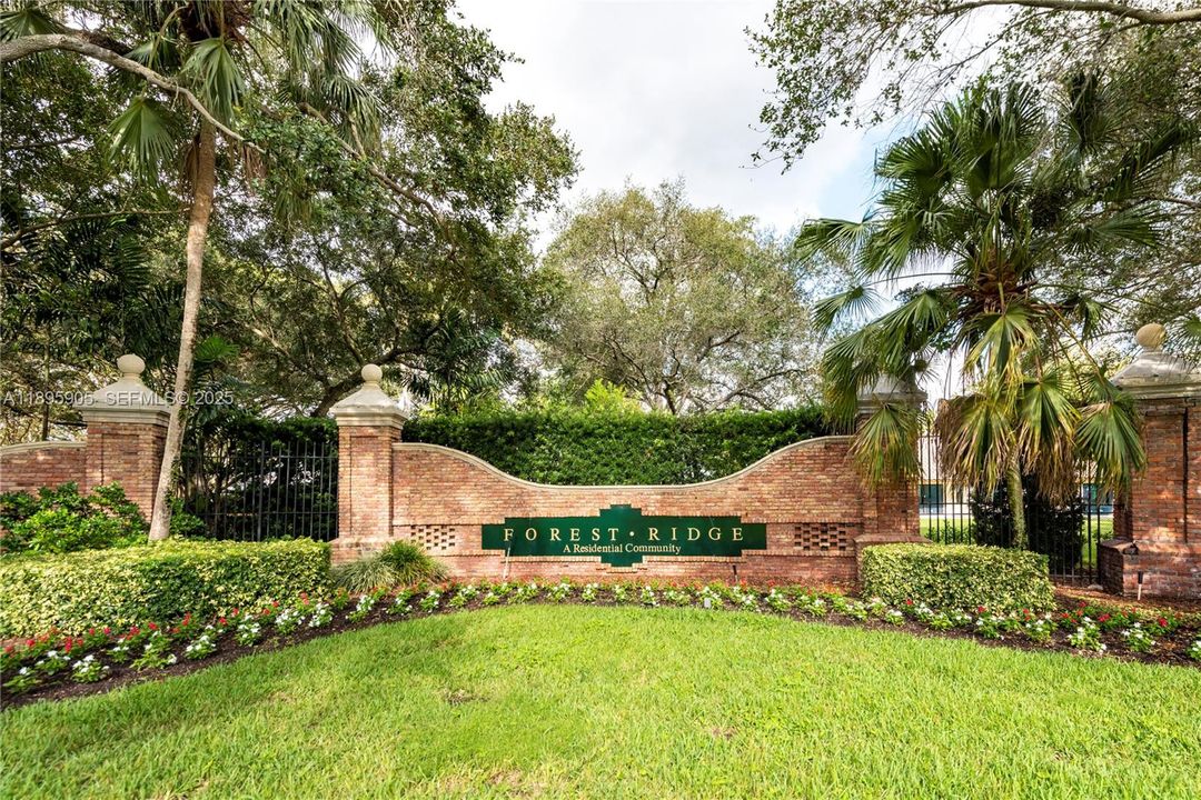 Под контрактом: $3,295 (2 спален, 2 ванн, 1256 Квадратных фут)