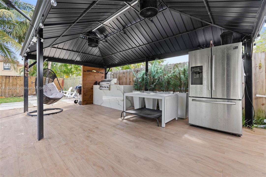 En Venta: $750,000 (4 camas, 2 baños, 2604 Pies cuadrados)