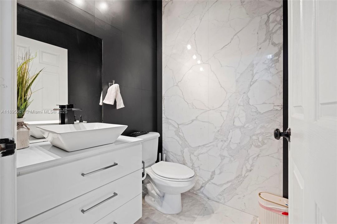 En Venta: $750,000 (4 camas, 2 baños, 2604 Pies cuadrados)