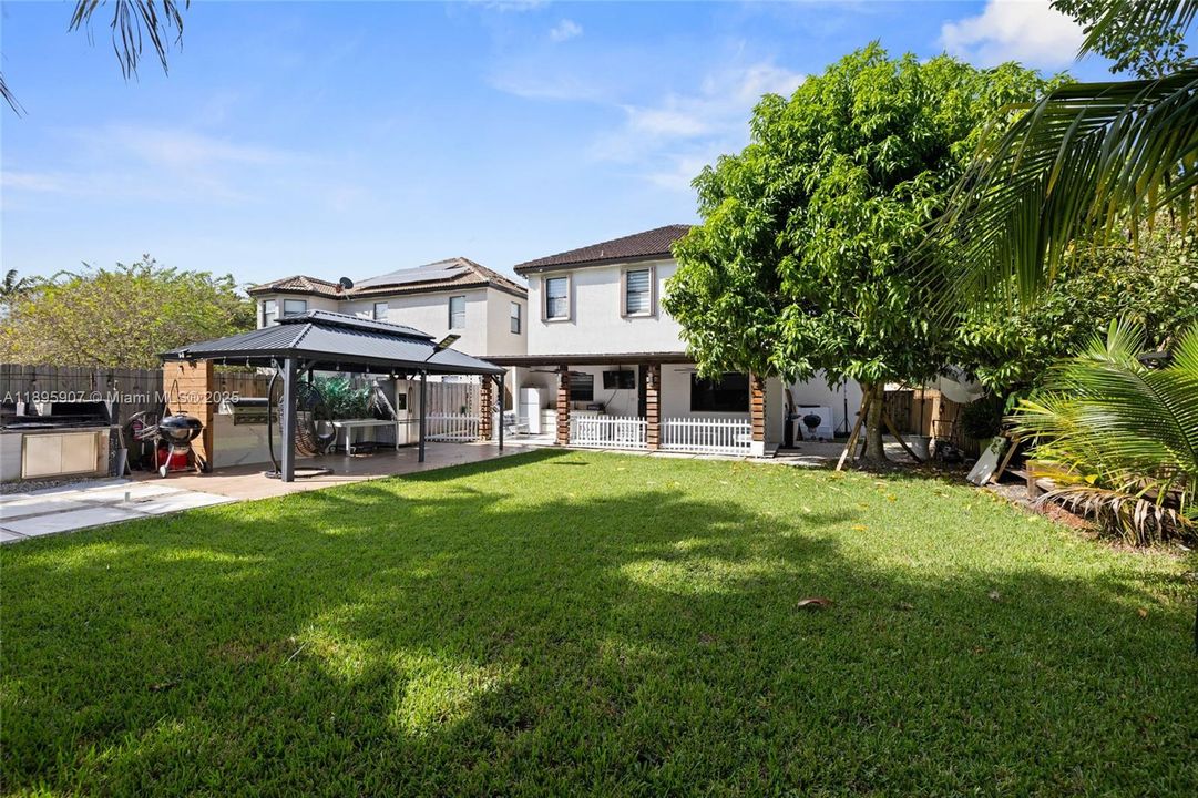 En Venta: $750,000 (4 camas, 2 baños, 2604 Pies cuadrados)