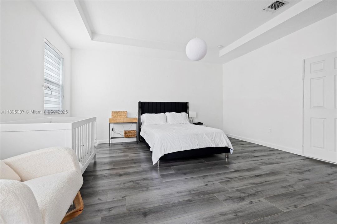 En Venta: $750,000 (4 camas, 2 baños, 2604 Pies cuadrados)