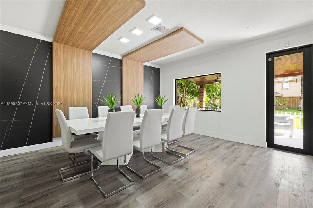 En Venta: $750,000 (4 camas, 2 baños, 2604 Pies cuadrados)