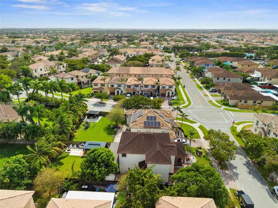 En Venta: $750,000 (4 camas, 2 baños, 2604 Pies cuadrados)