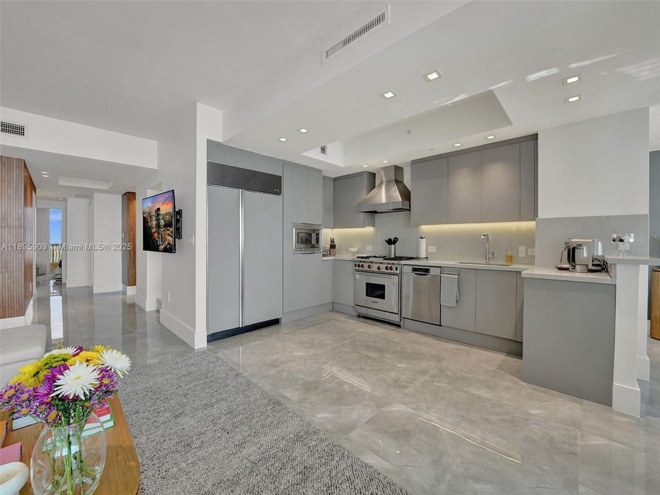 For Sale: $3,800,000 (3 beds, 3 baths, 2214 Square Feet)